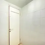 Modern 2Br Apartment At Suites @Metro By Travelio